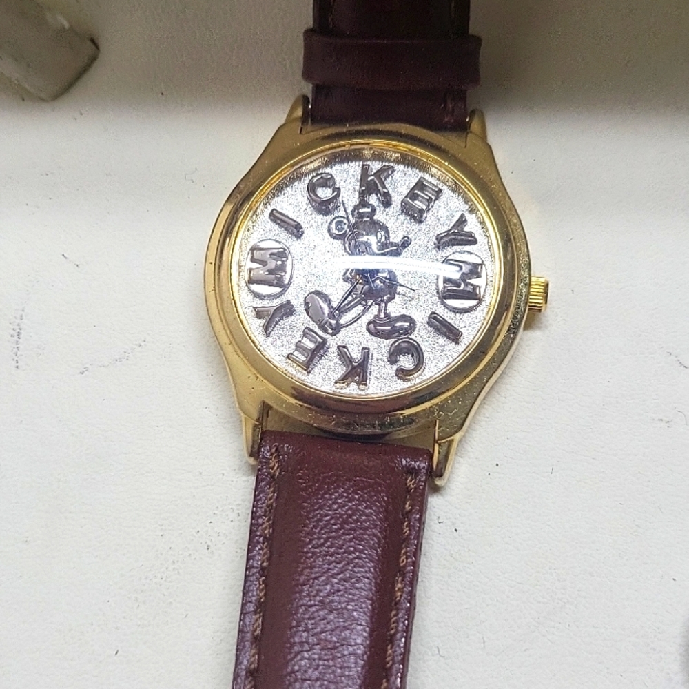 Vintage micky mouse watch